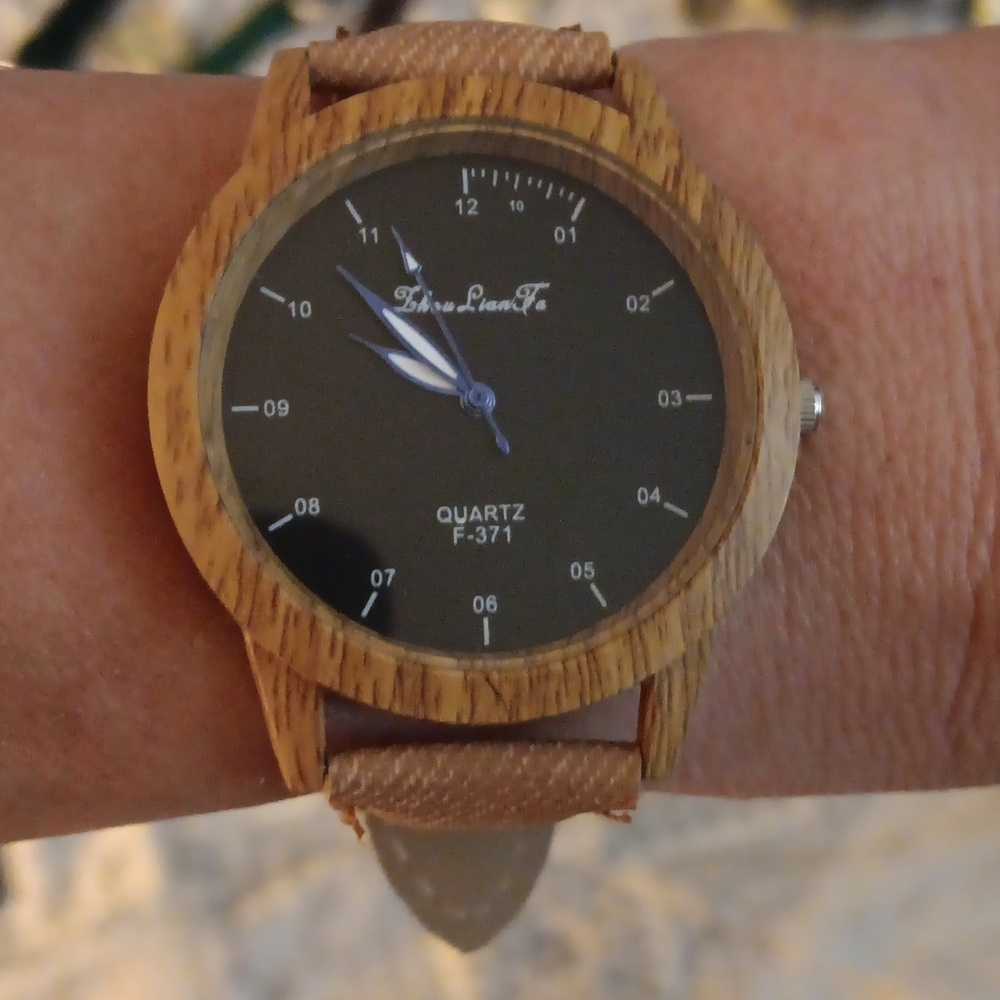 Lhou Liam Fa Watch - Picture 9 of 10